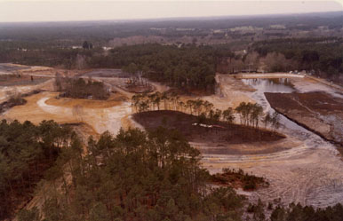 Travaux d'aménagement du lac Baron-Desqueyroux  dans les années 80